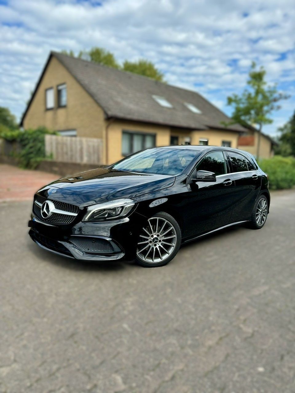 Kombilimousine (Mercedes-Benz, A 200 Benziner), EZ: 12. August 2016 (132.000 km) - (TÜV: bis Okt. 2025) - (AMG Paket) - (Startpreis: 9.500,00 €)