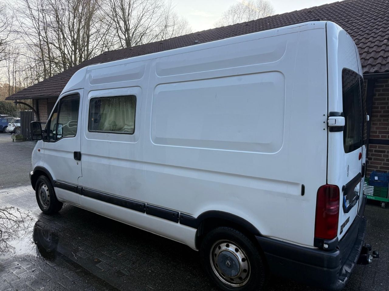Wohnmobil (Renault, Master 2.2 DCi) - (EZ.: 04. Juni 2003) - (163.928 km) - (Gebotspreis versteht sich zzgl. 18 % Courtage + zzgl. 19 % MwSt. auf die Courtage) - (Startpreis: 5.000,00 €)