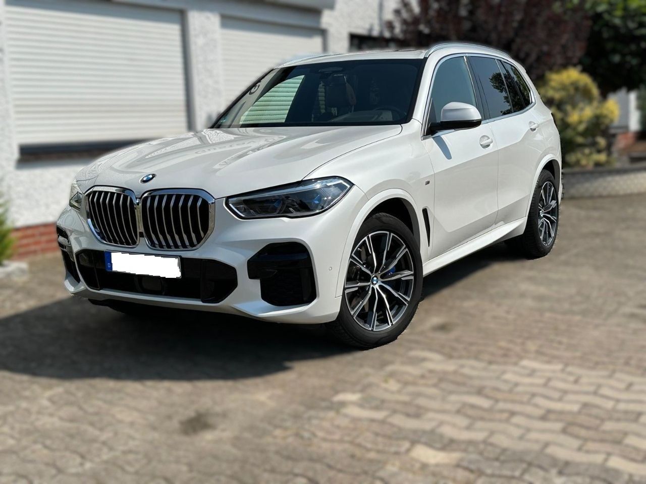 Geländefahrzeug (BMW, G5X - X5 xDrive 30d Hybrid/Diesel) - (EZ: 30. Juni 2022) - (108.718 km) - (M-Paket) - (Startpreis: 25.000,00 EUR)