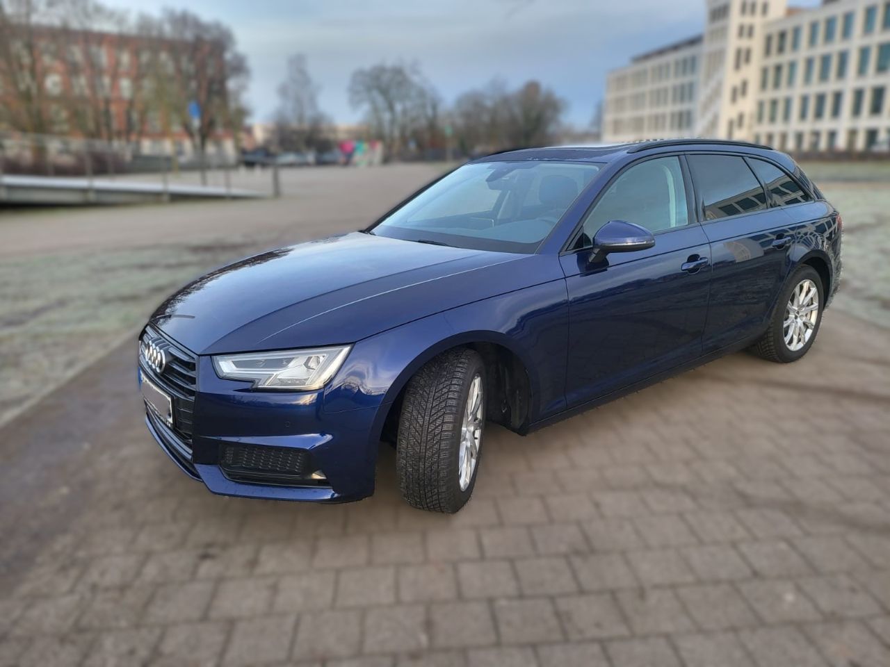 Kombilimousine (Audi, A4 B9 Avant 40 TDI quattro) - (EZ: 17. Juni 2019) - (149.755 km) - (2.0 TDI) - (Automatik) - (Panoramadach) - (Parksensoren) - (LED-Scheinwerfer) - (Sitzheizung) - (Startpreis: 6.500,00 EUR)