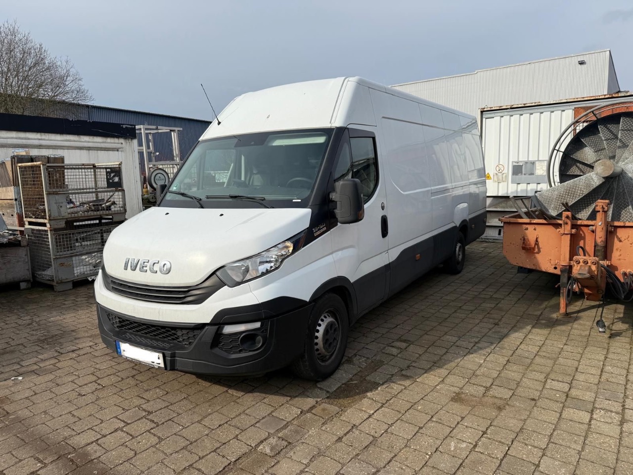 Transporter (Iveco, Daily 35-160 HI-MATIC) - (EZ: 21. März 2019) - (ca. 158.500 km) - (Startpreis: 4.000,00 EUR)