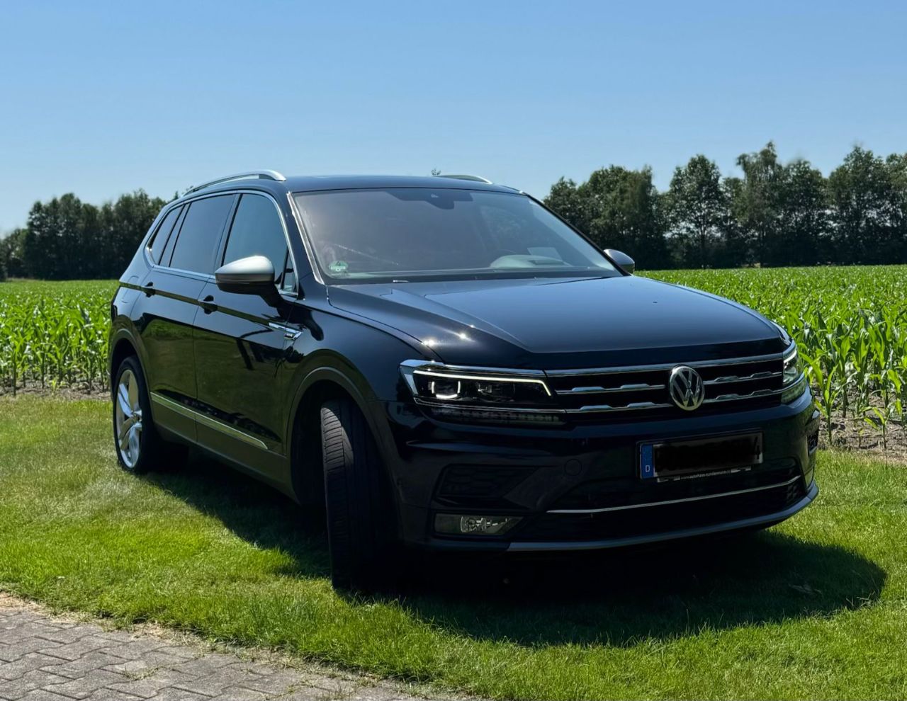 Kombilimousine (Volkswagen, Tiguan Allspace 2.0 TDi 4Motion) - (EZ.: 17. April 2018) - (87.700 km) - (Automatik) - (Differenzbesteuerung) - (Startpreis: 14.000,00 EUR)