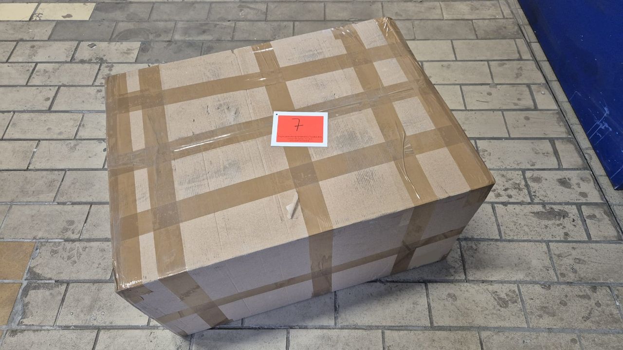 Mystery Box Nr. 7 (Gewicht: 1 kg) - (Retouren gr. Paketdienste), Neu- und Gebrauchtwaren möglich (1-5 versch. Artikel) - (Von A = Autoradio bis Z = Zweiradzubehör) - (autom. + kostenl. Versand innerhalb von DE)