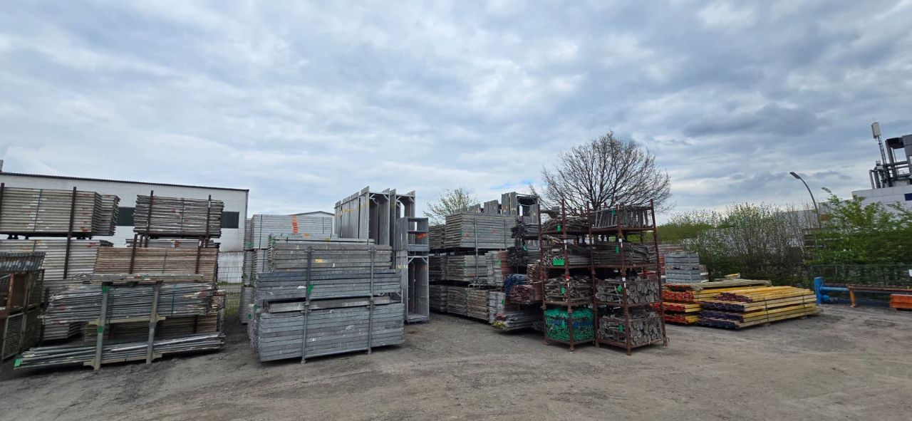 Baugerüst (Müba, Fix 70 und 120) - (ca. 2.800 qm) - (Neupreis ca. 218.500 EUR) - (Startpreis: 55.000,00 EUR)