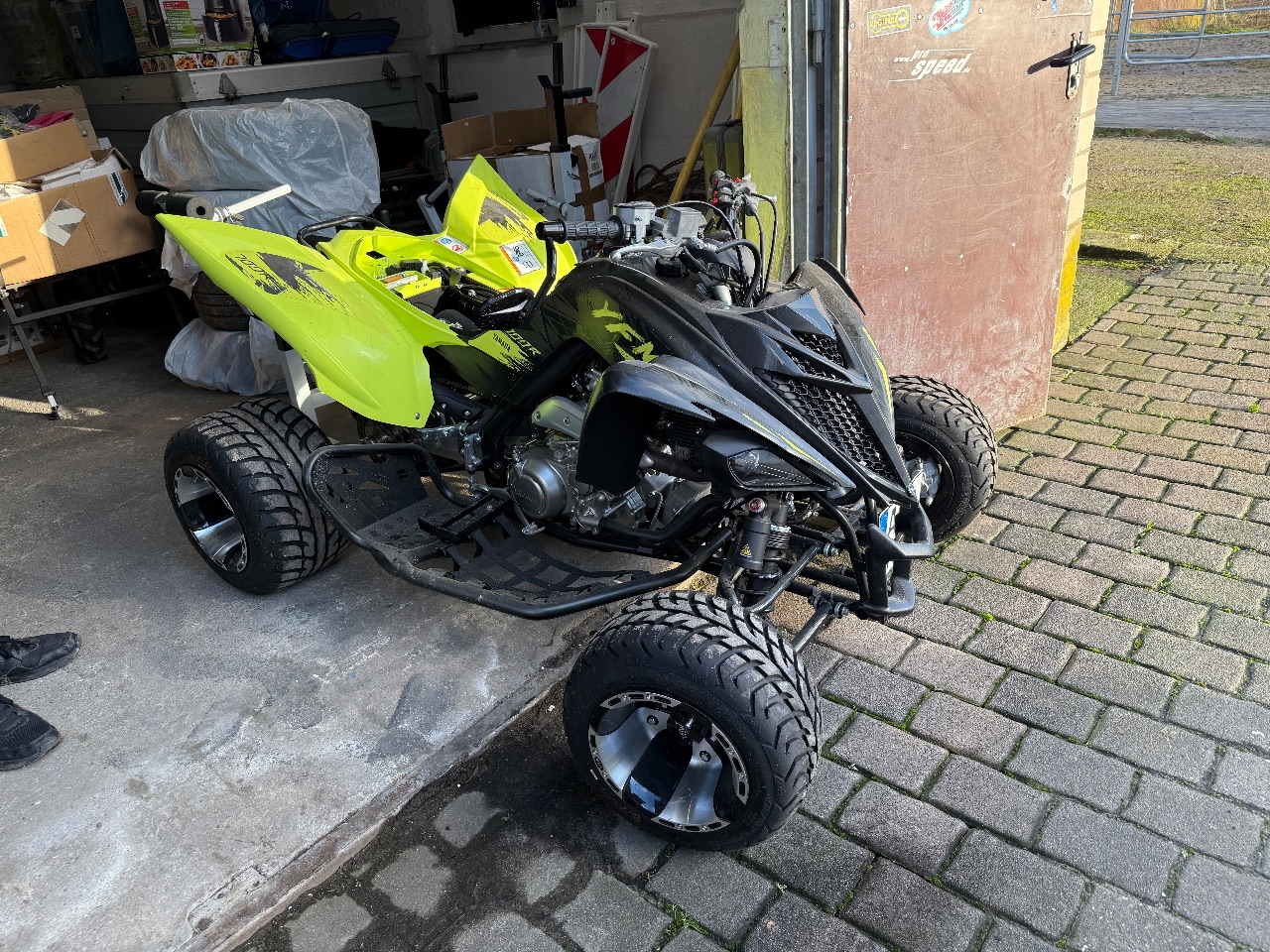 Quad (Yamaha, YFM Raptor 700R - Benziner) - (EZ: 13. Dezember 2022) - (ca. 608 km) - (8-fach Bereifung) - (Startpreis: 3.000,00 EUR)