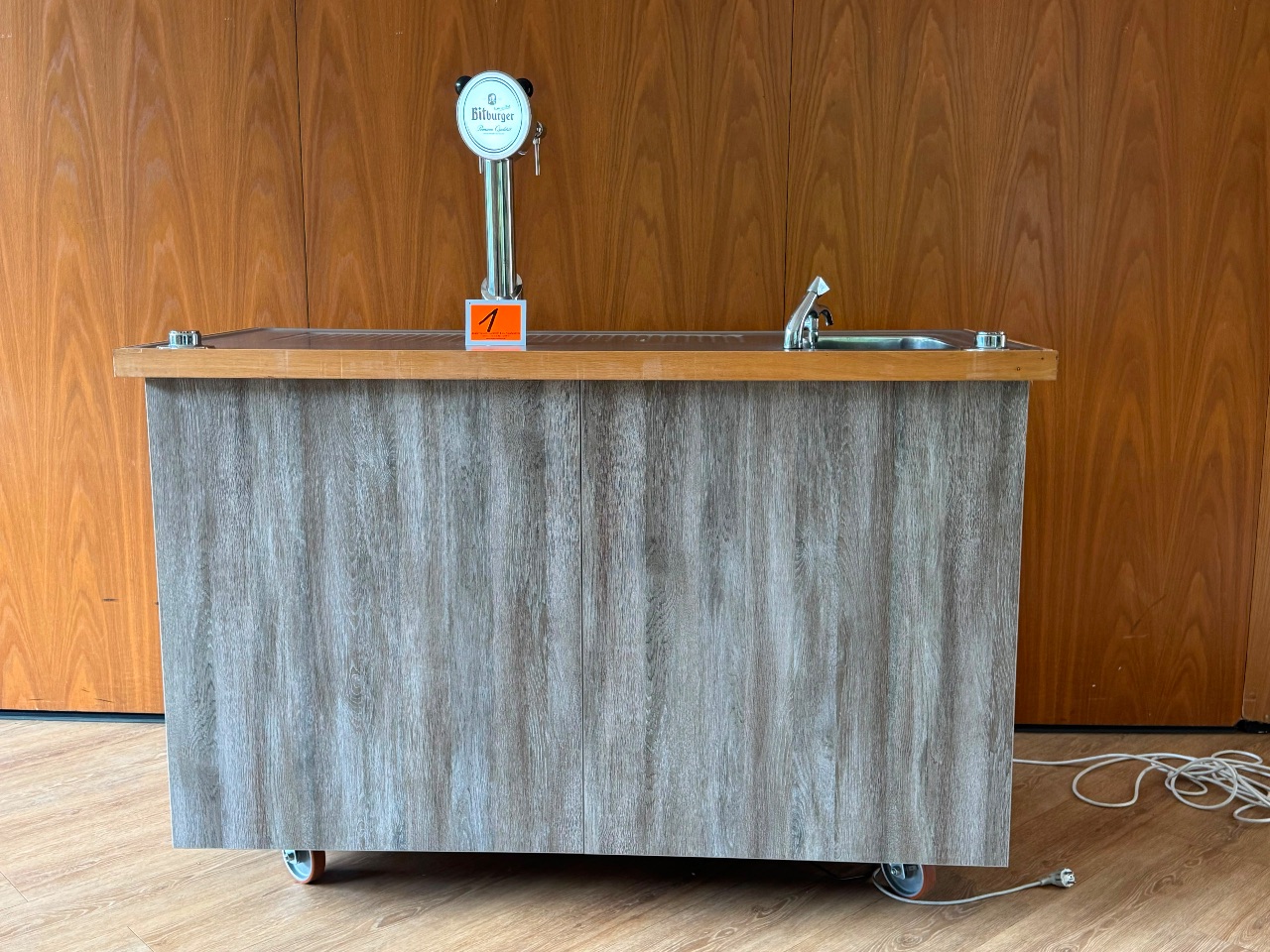 Theke (für 2x 50 ltr. Fässer) - (fahrbar) - (2 Zapfhähne) - (Durchlaufkühler)
