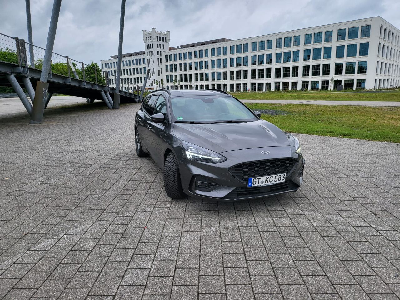 Kombilimousine (Ford, Focus 2.0 TDCi) - (EZ.: 08. Februar 2021) - (ST Line) - (91.864 km) - (Startpreis: 6.500,00 EUR)