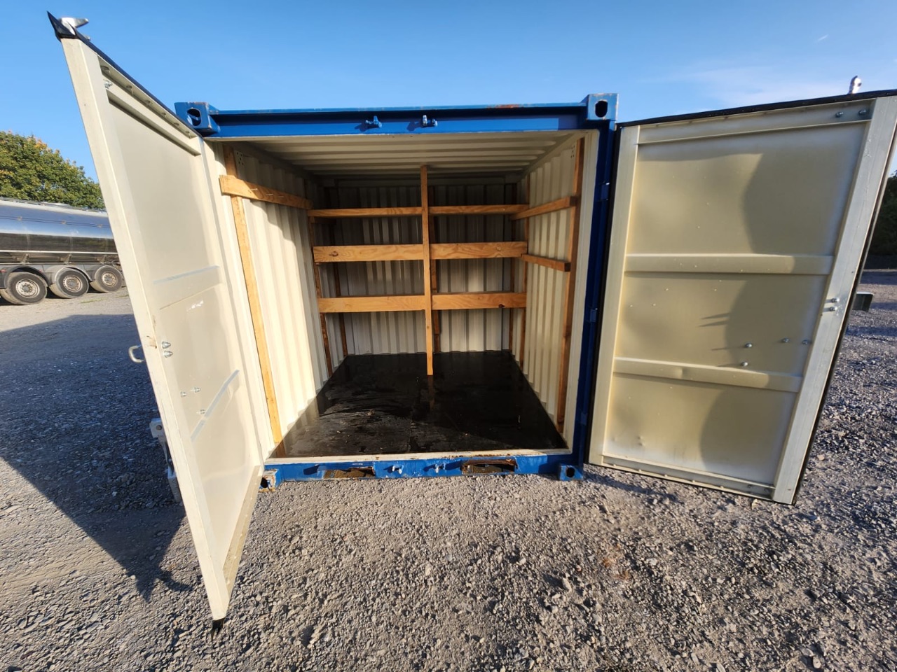 8-Fuß Material-Container (CONTAINEX) - (Außen-Abm. L/B/H: 2438 x 2200 x 2660 mm)