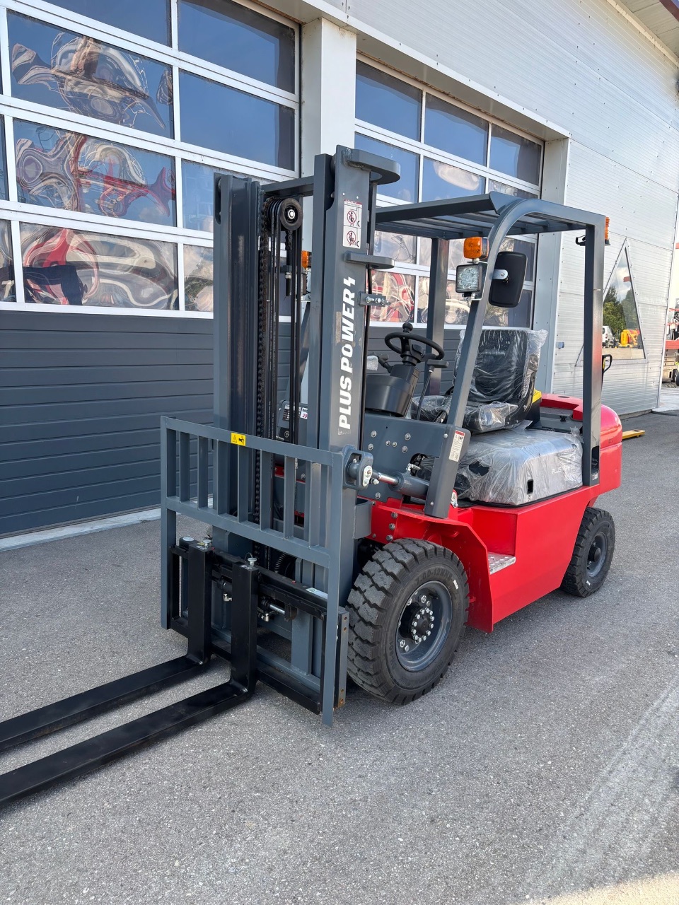 Diesel-Gabelstapler (NEU) - (Plus Power) - (Bj.: 2025) - (Betriebsstd.: 3) - (2500 kg) - (Duplex Mast - 3 0 ) 